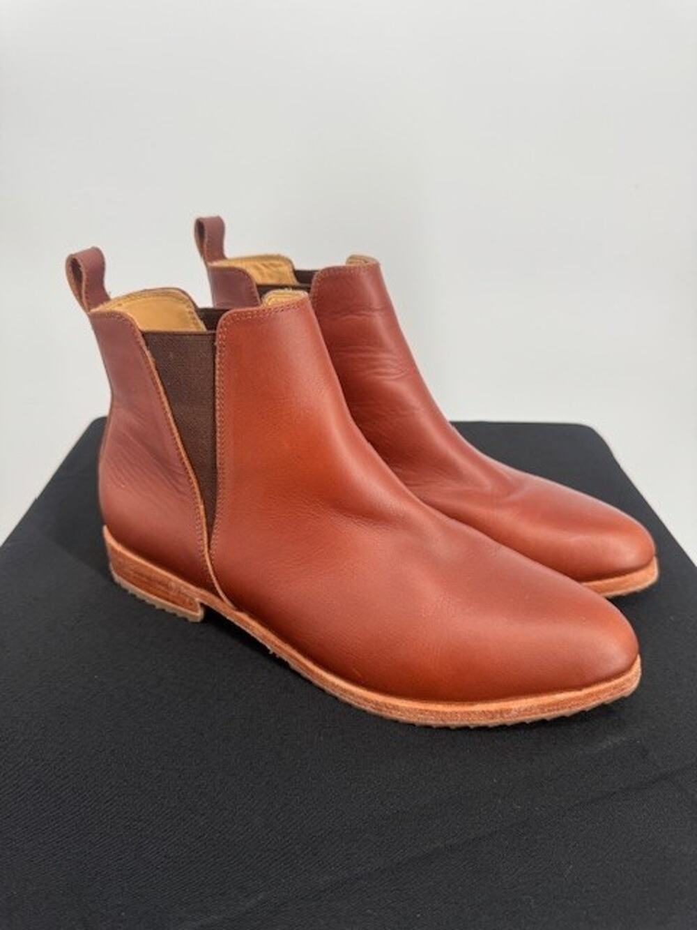 Nisolo Leather Carmen Chelsea Boots Size 9 Brown